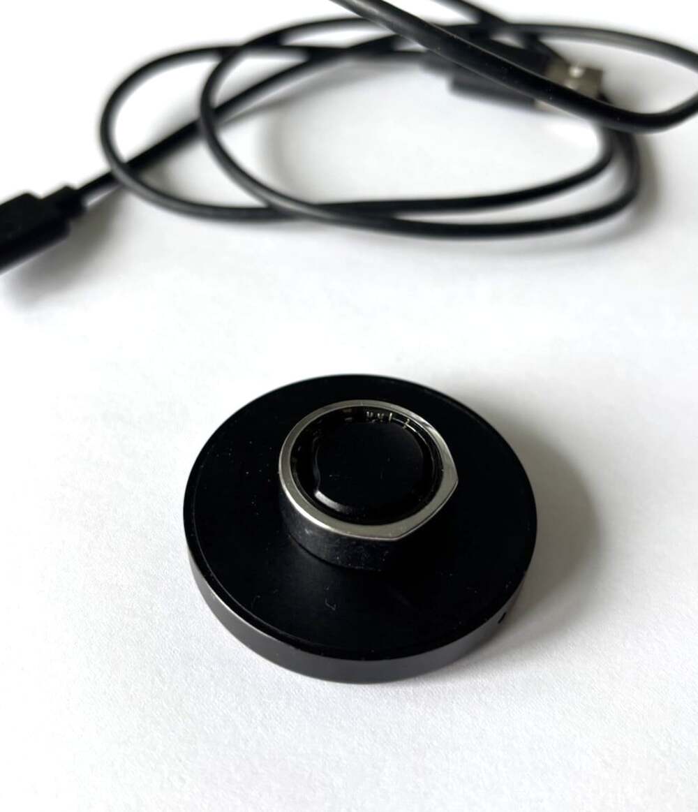 Oura Ring Silver (Gen 3) Size 7 - Charger Included - Picture 2 of 4